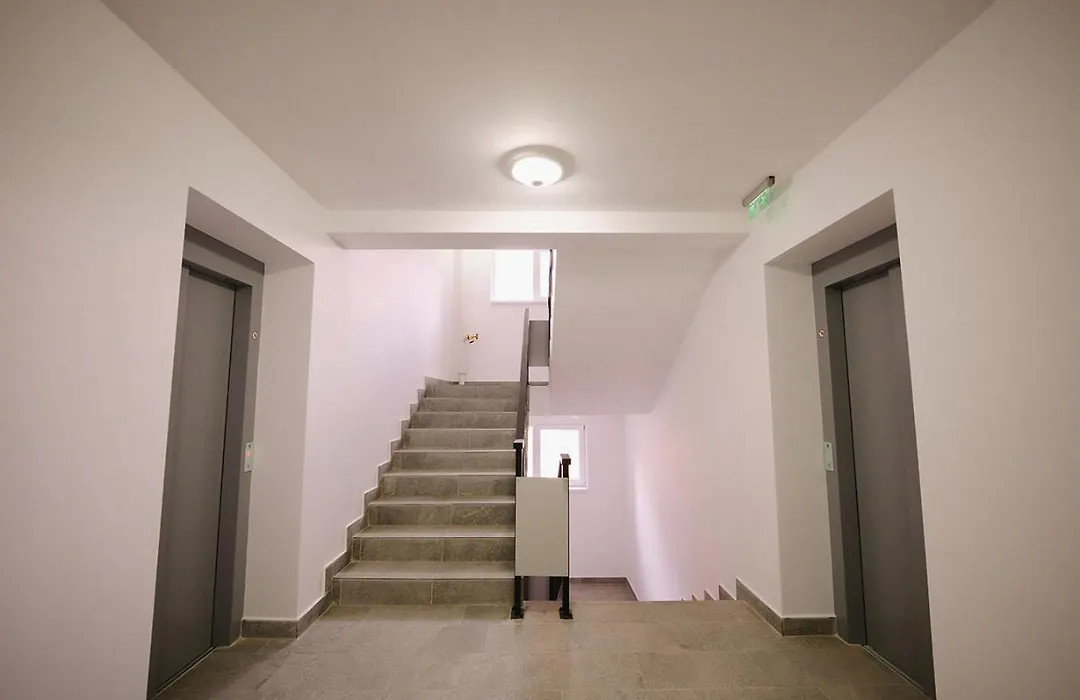 Ania Apartment - Mall Coresi-1